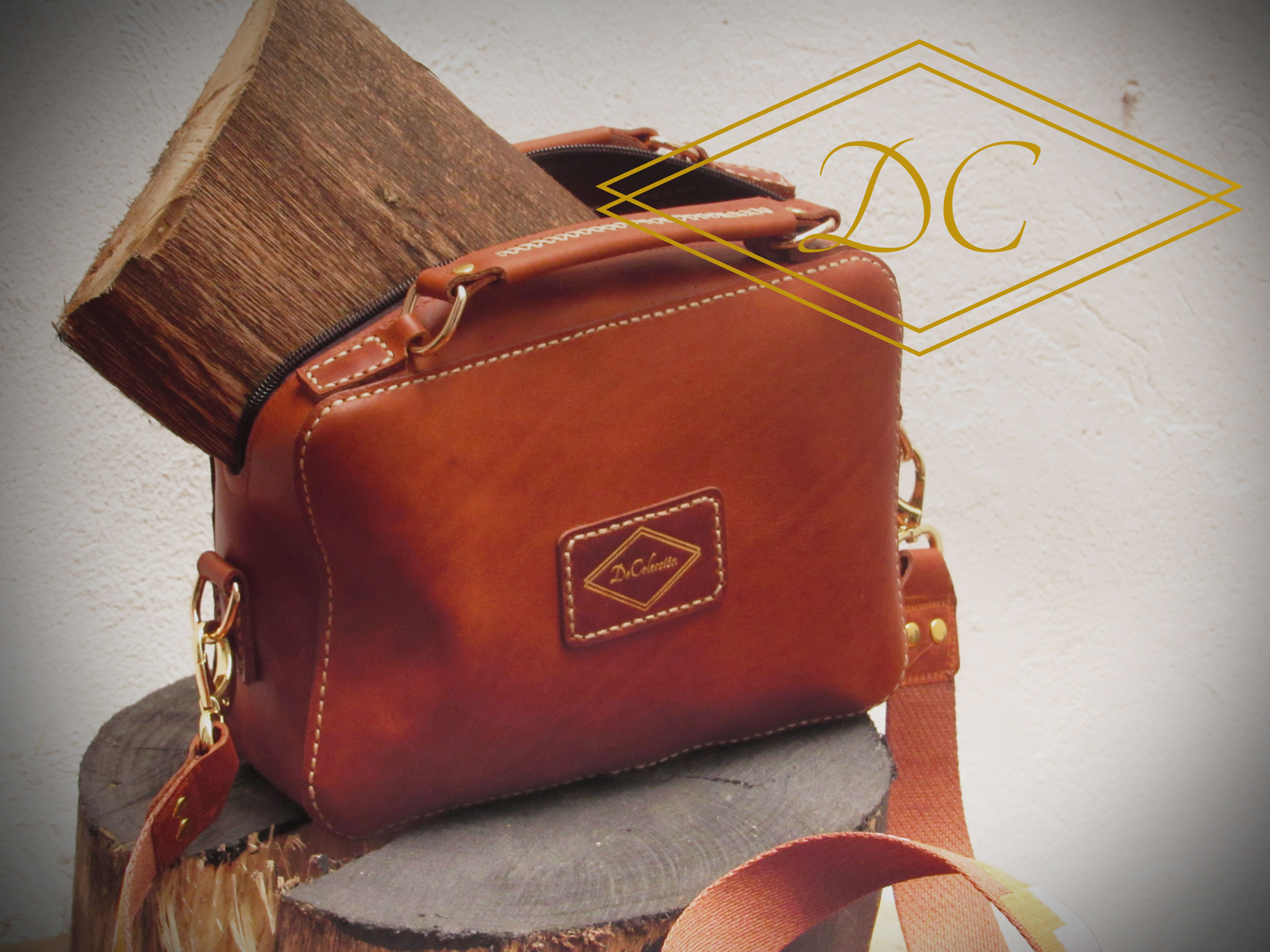 Bolso de cuero artesanal Atelier DeColección